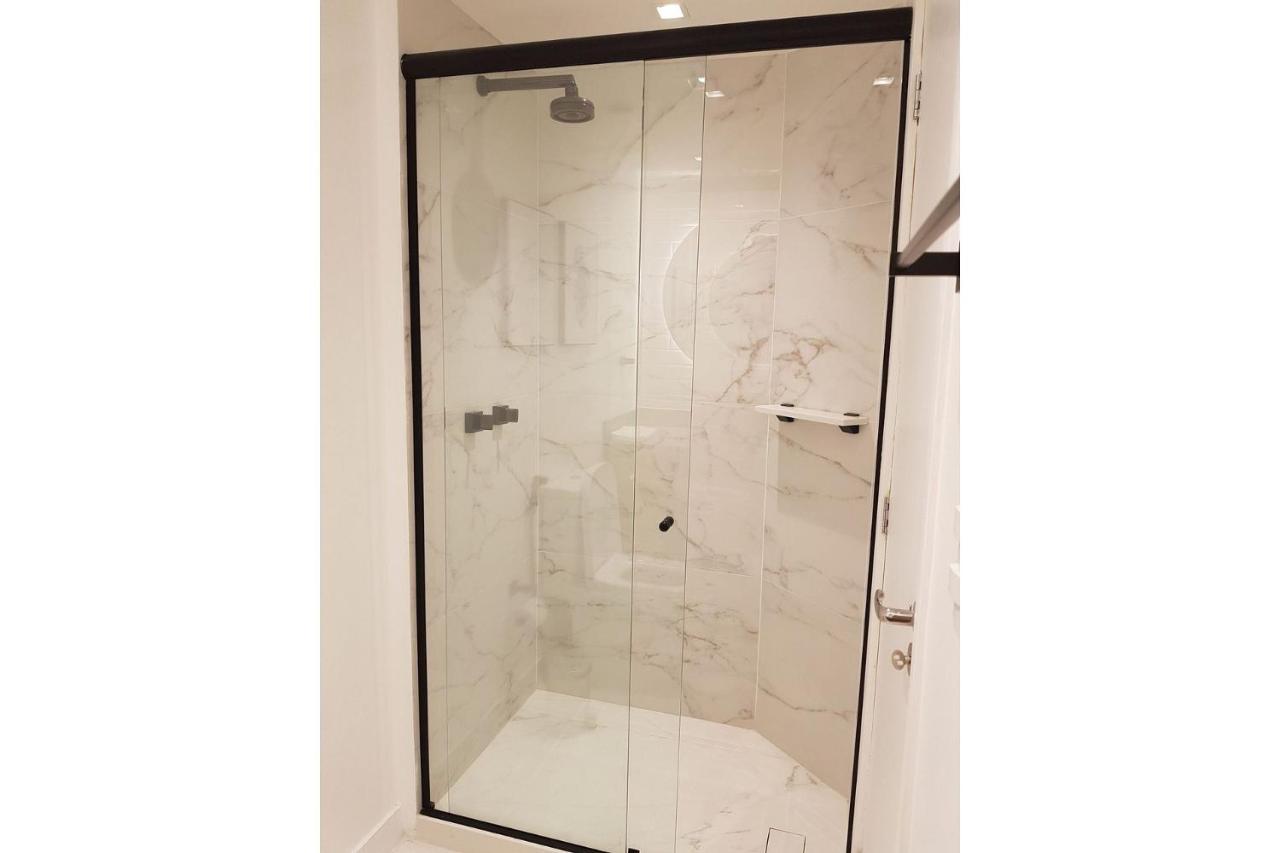 Apartamento Vista De Cinema Do 19 Andar Da Barra Da Tijuca - Portaria 24h, Estacionamento, Wi-fi 35mbps, Ar Condicionado - Banheiro Recem Reformado *