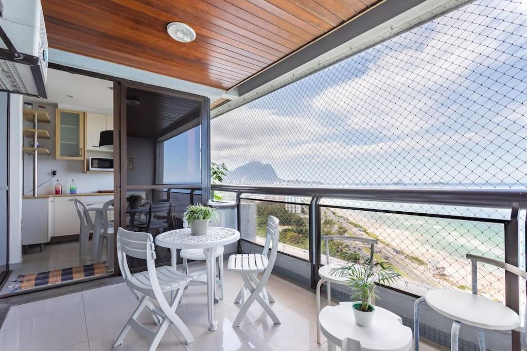 Vista De Cinema Do 19 Andar Da Barra Da Tijuca - Portaria 24h, Estacionamento, Wi-fi 35mbps, Ar Condicionado - Banheiro Recem Reformado Apartamento